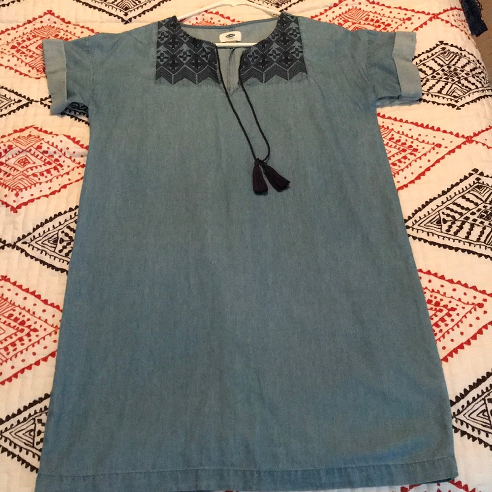 Chambray Embroidered Shift Dress - Picture 4 of 4